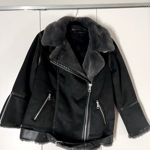 Never worn zara suede coat with faux fur inside.